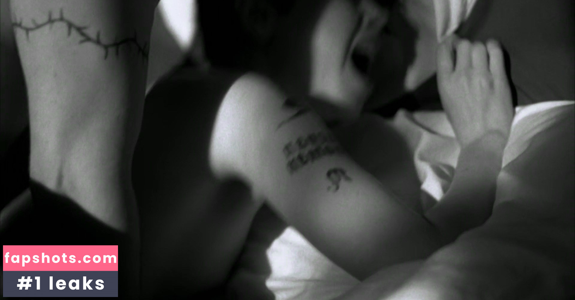 Fairuza Balk gallery photo #35