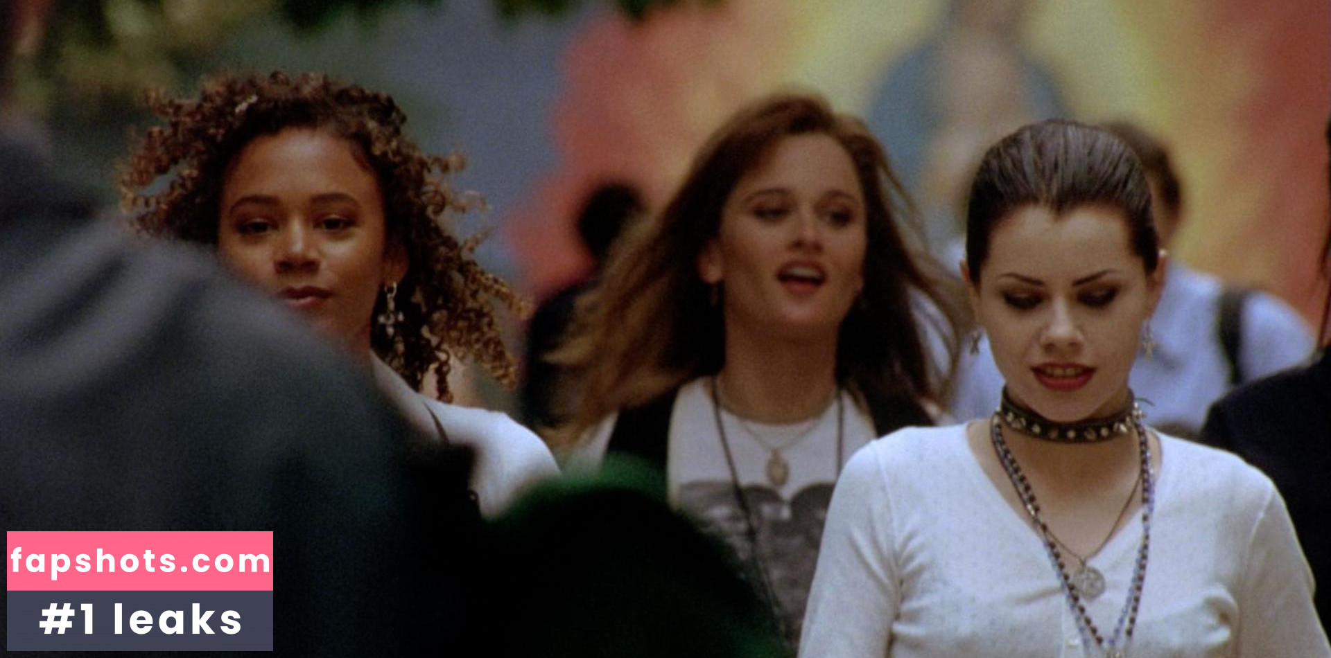 Fairuza Balk gallery photo #42