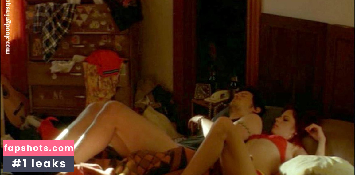 Fairuza Balk gallery photo #45