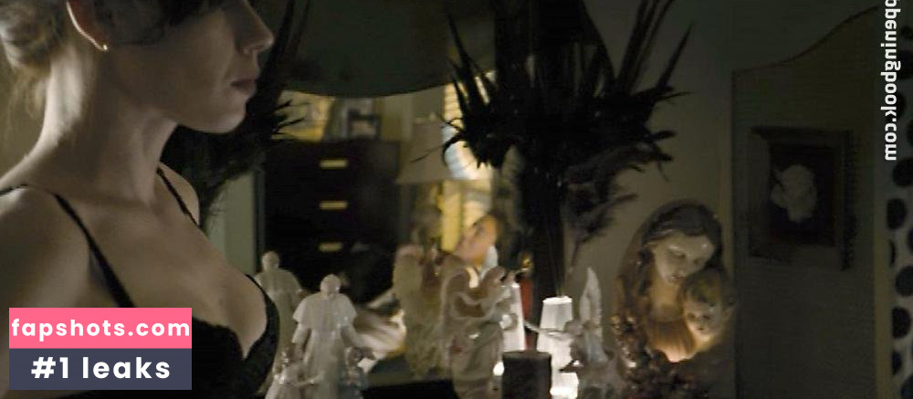 Fairuza Balk gallery photo #49