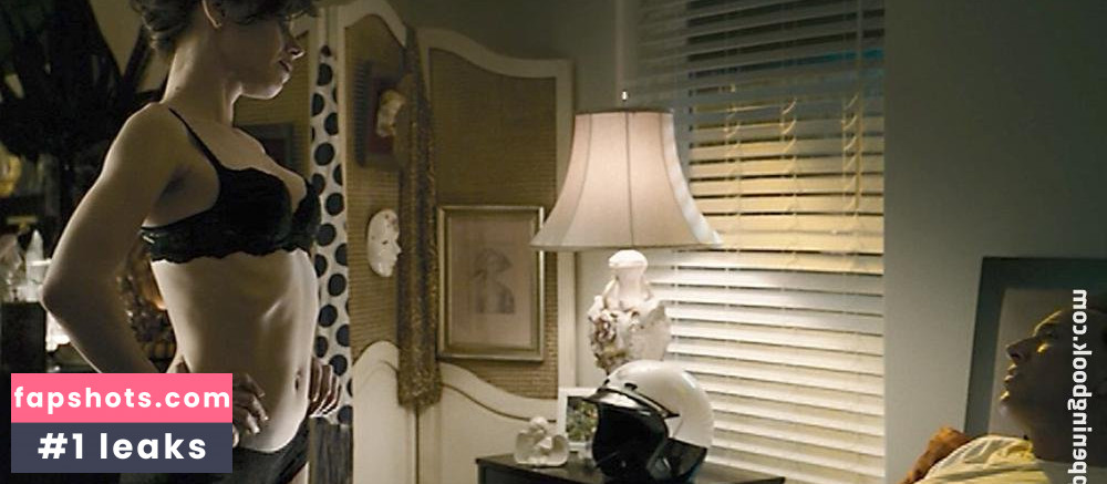 Fairuza Balk gallery photo #51