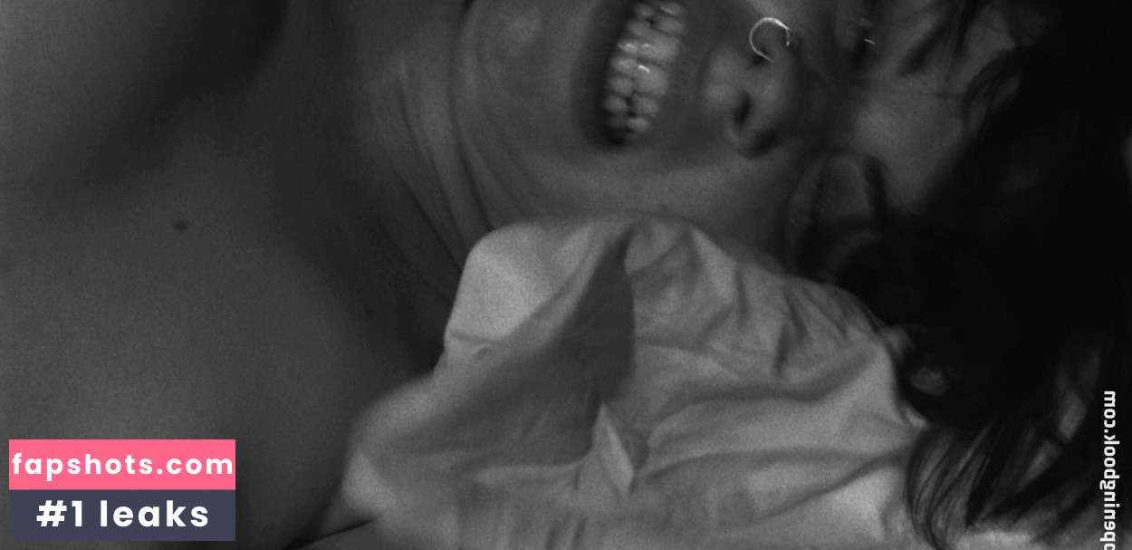 Fairuza Balk gallery photo #54