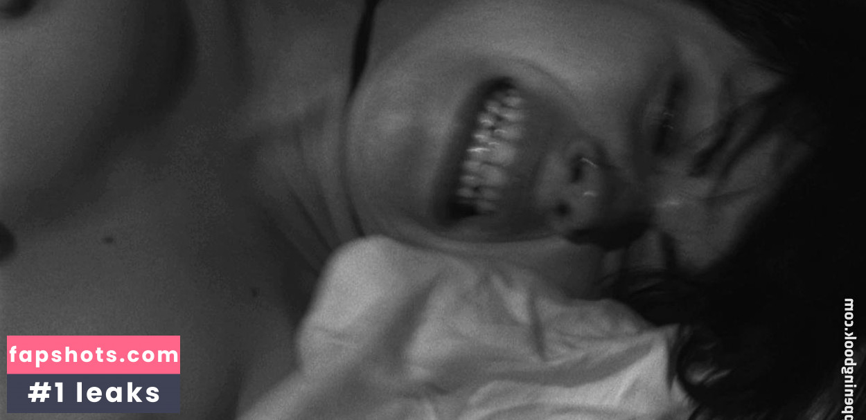 Fairuza Balk gallery photo #56