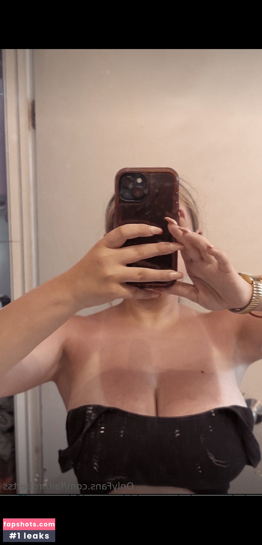 Faith Roberts gallery photo #12