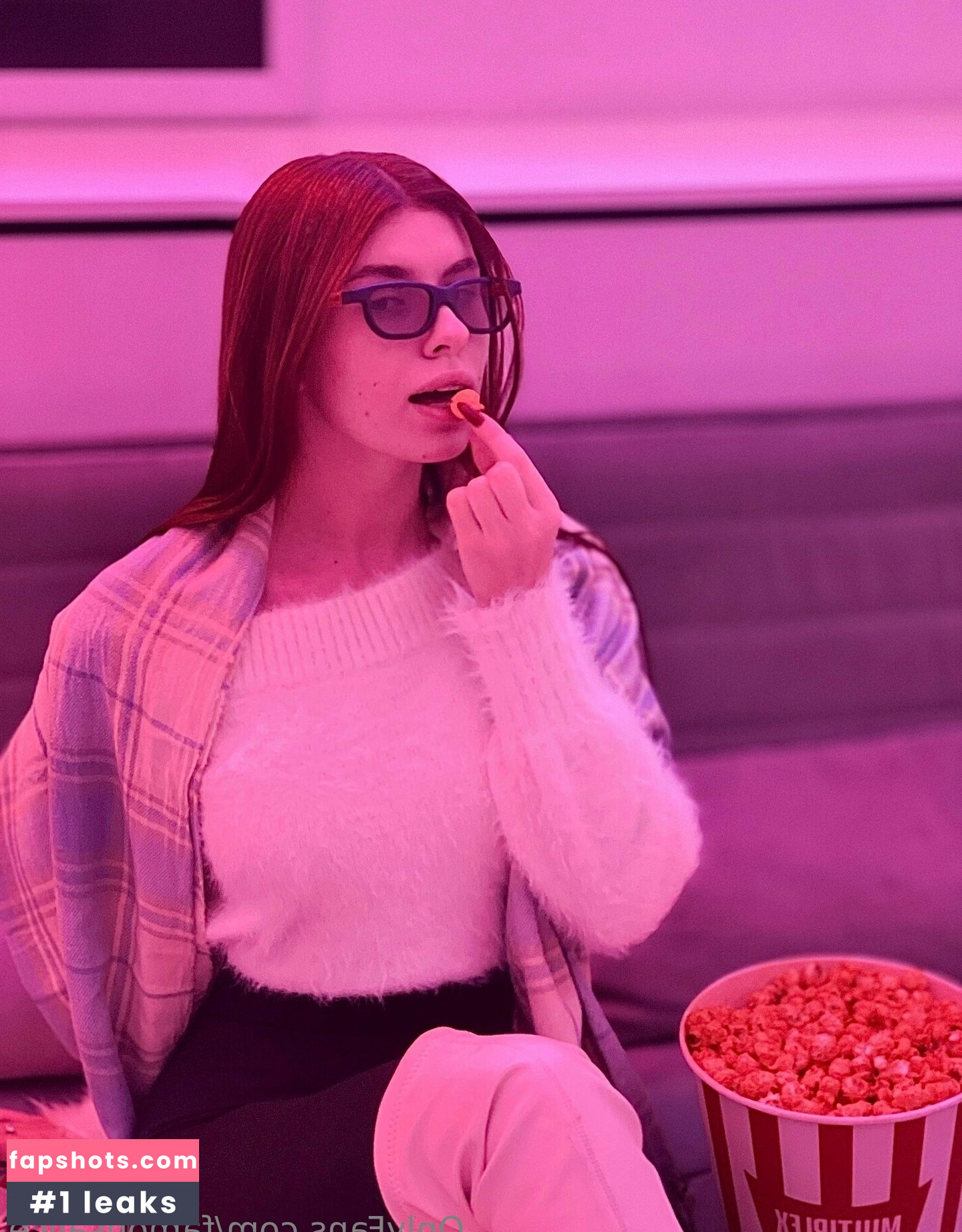 famousalice Filtración Desnuda OnlyFans Foto #5 - Fapshots