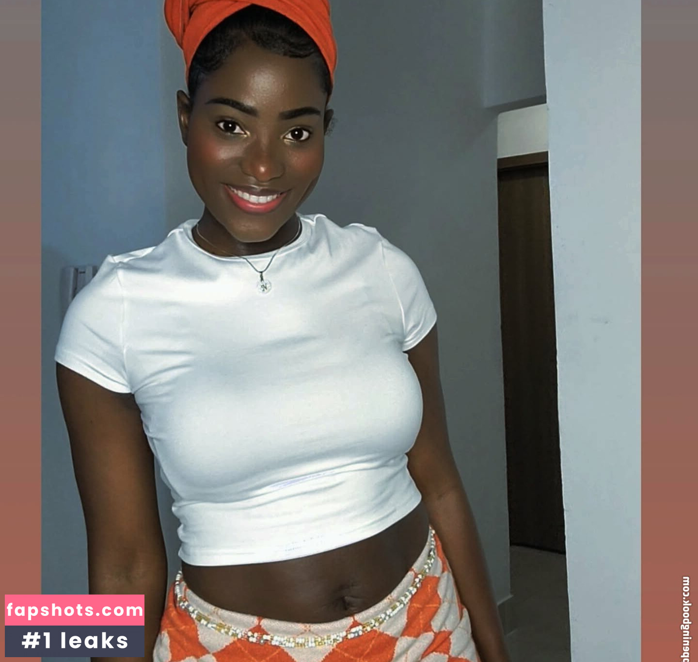 FamouseChristie gallery photo #2