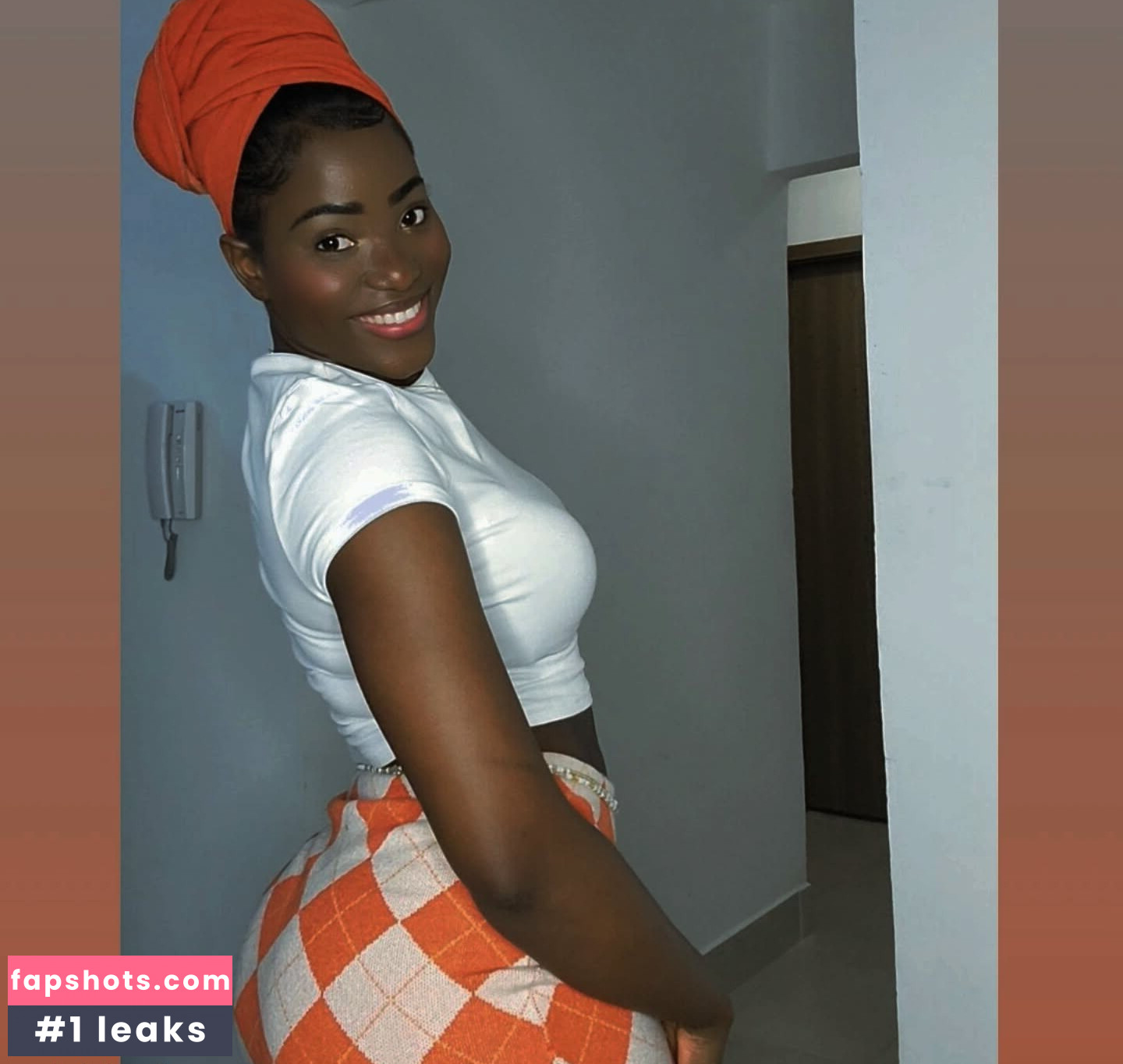 FamouseChristie gallery photo #3