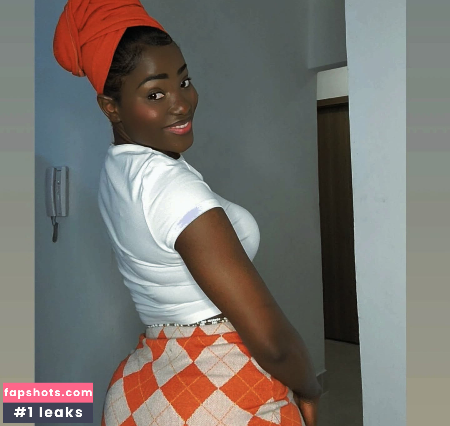 FamouseChristie gallery photo #6