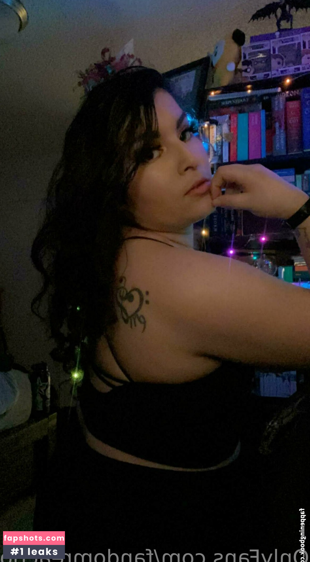 FandomReactions Nahé úniky fotek pouze od fanoušků #290 - Fapshots