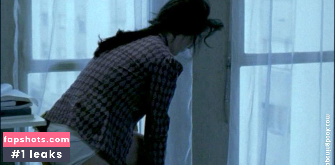 Fanny Valette nude babe gallery