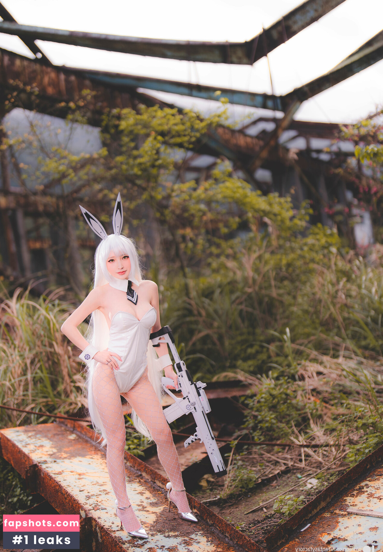 Fantasy Factory nude babe gallery