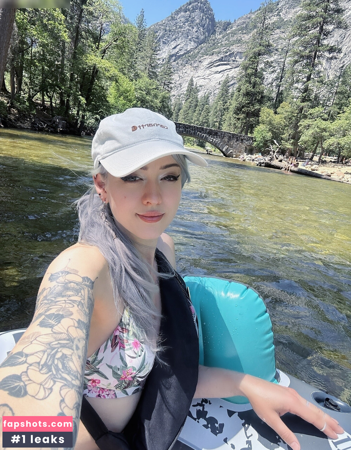 Farbenfuchs gallery photo #5