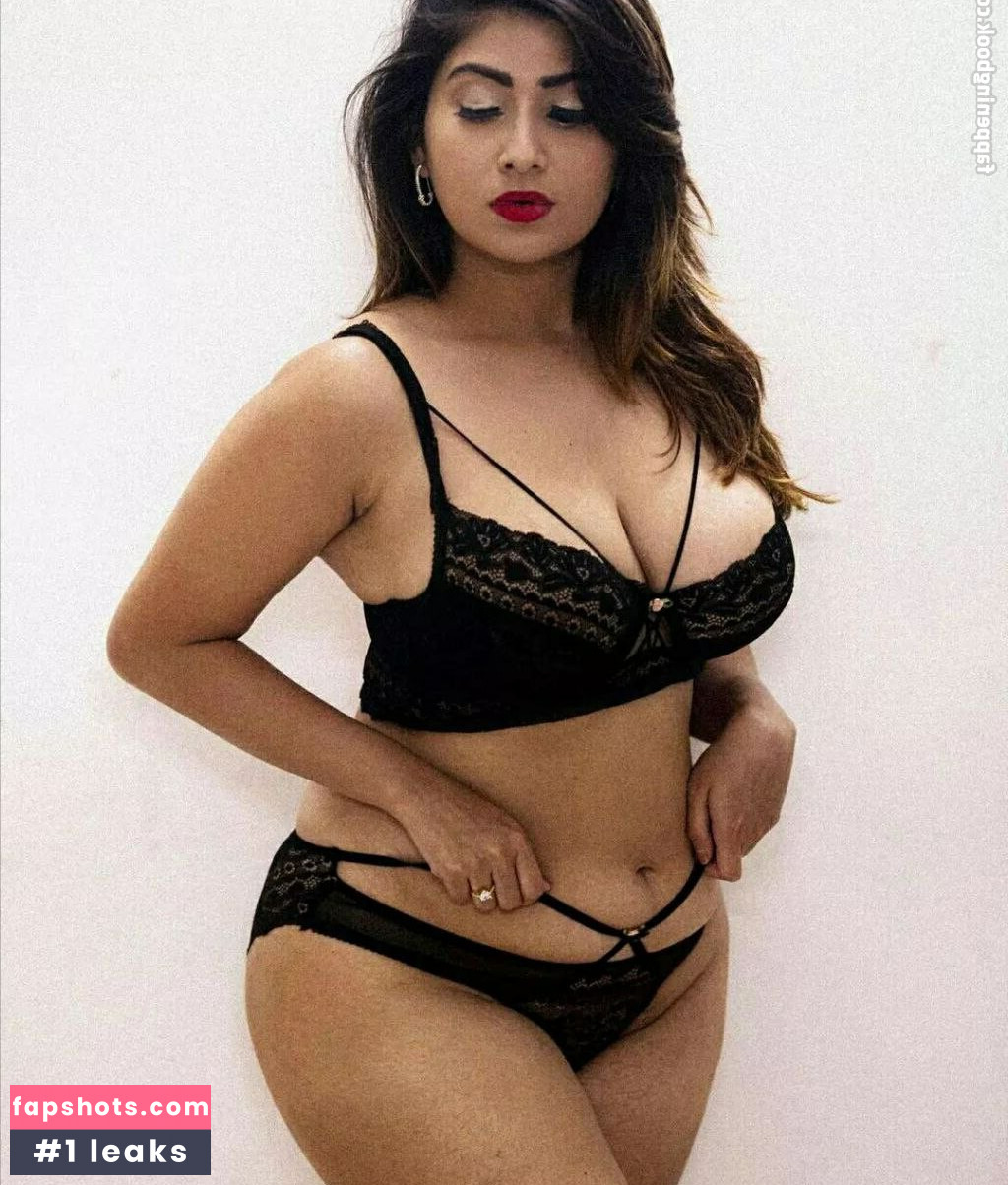 farihapriyam nude babe gallery