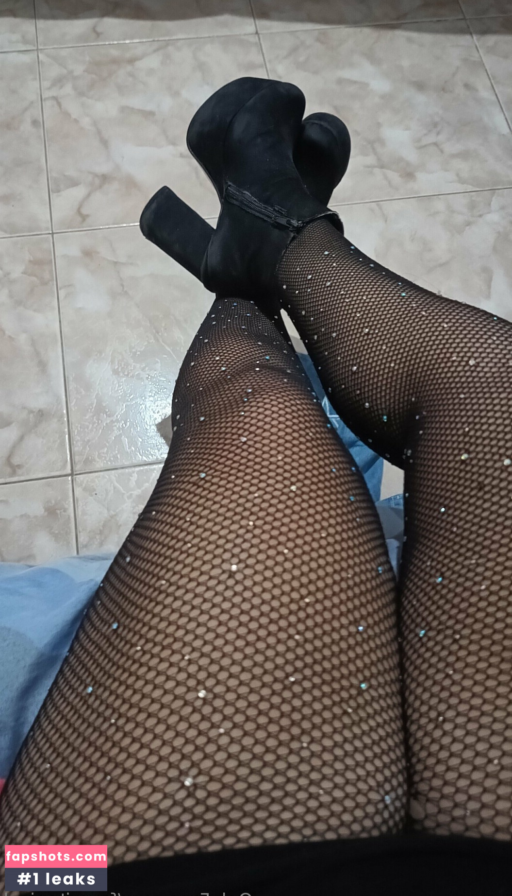 favoritenicol nude babe gallery