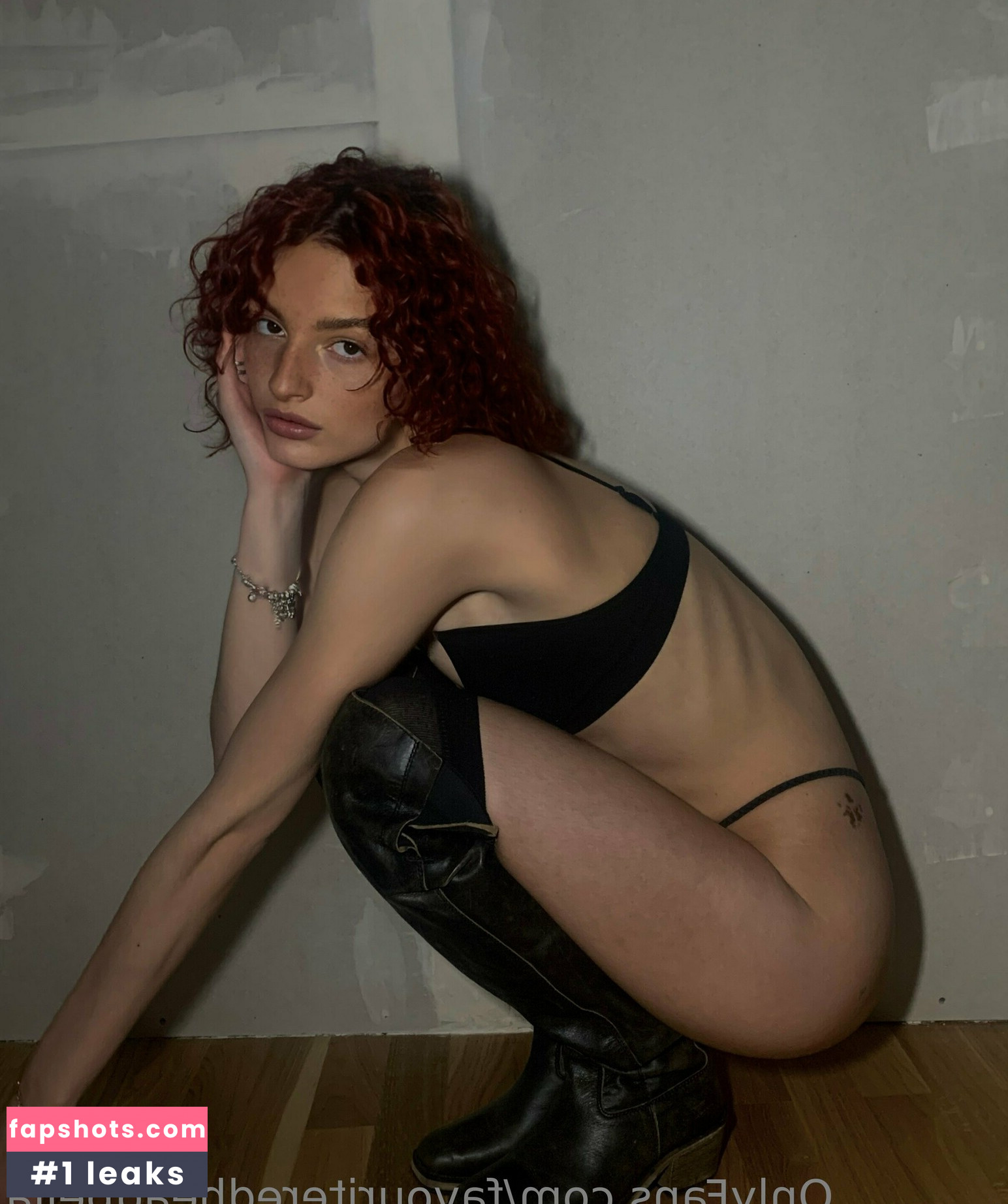 favouriteredheadbella gallery photo #10