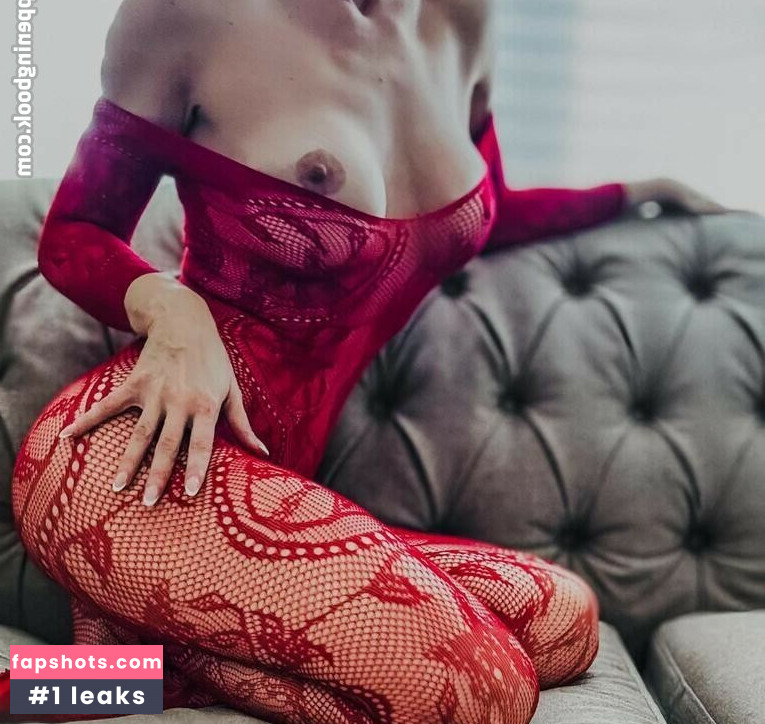 Faye Arlo gallery photo #4