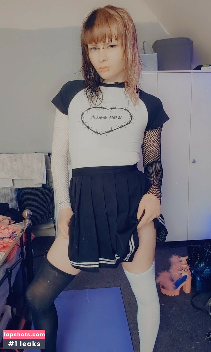 Faye Hizuki gallery photo #9