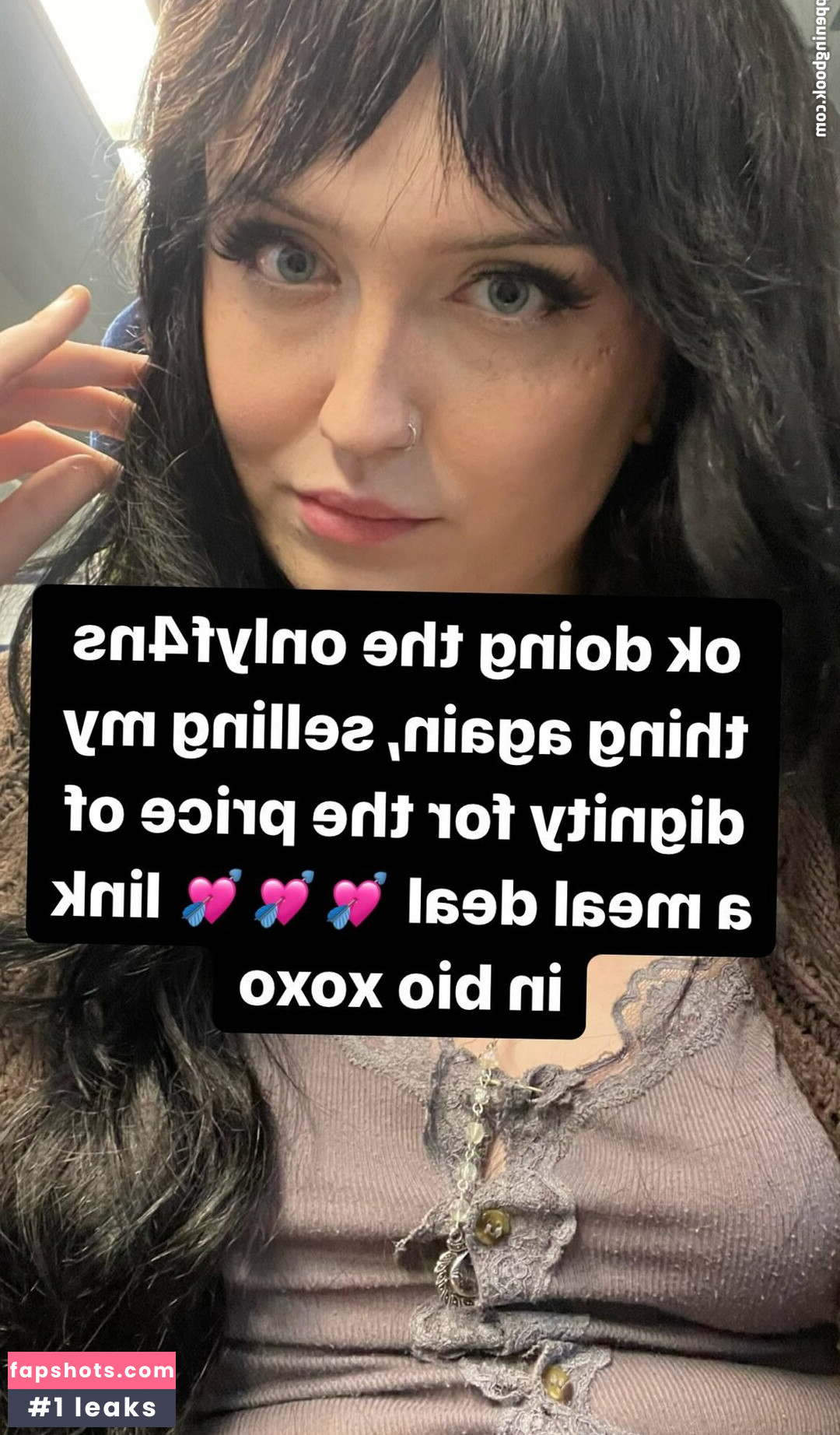 Faye Mikah gallery photo #2