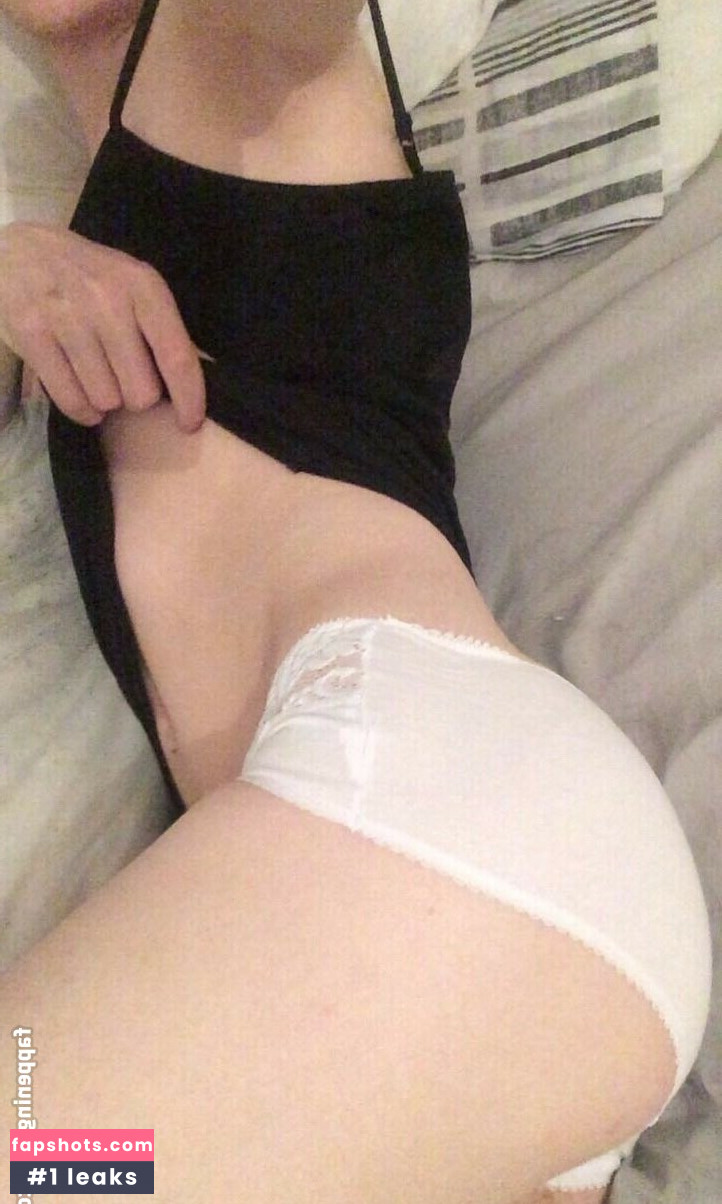 Faye Mikah gallery photo #12