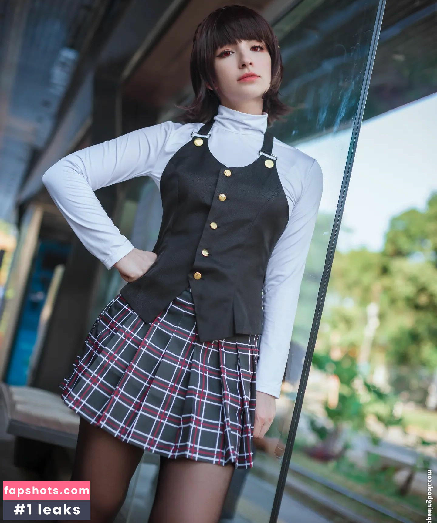 Faye Tan gallery photo #26