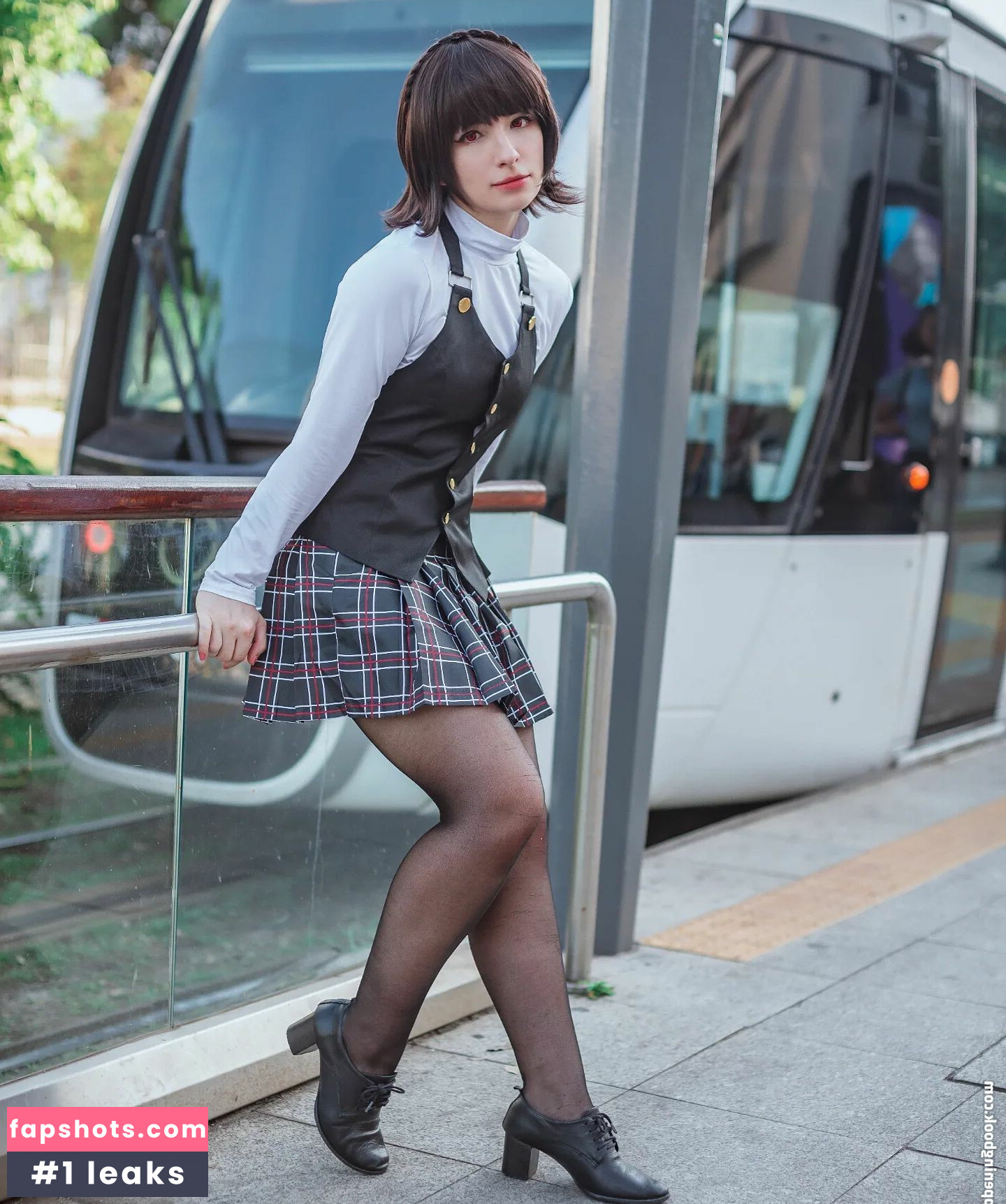 Faye Tan gallery photo #32