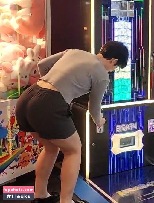 Faye Tan gallery photo #50