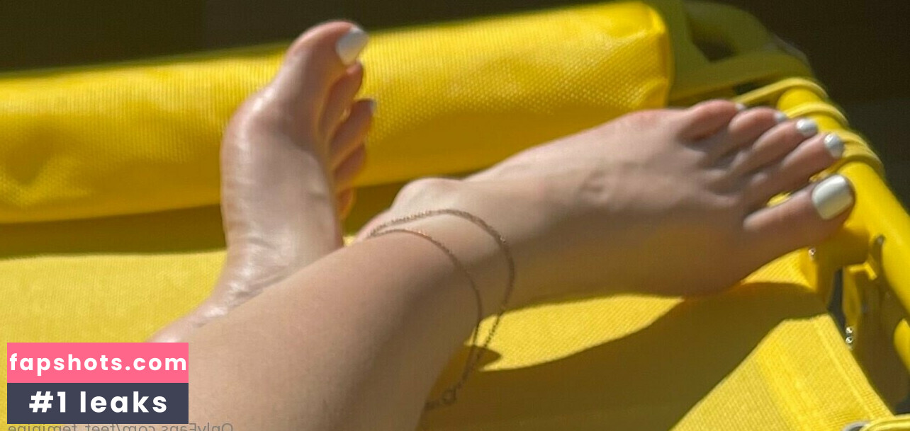 feet_feminine gallery photo #13