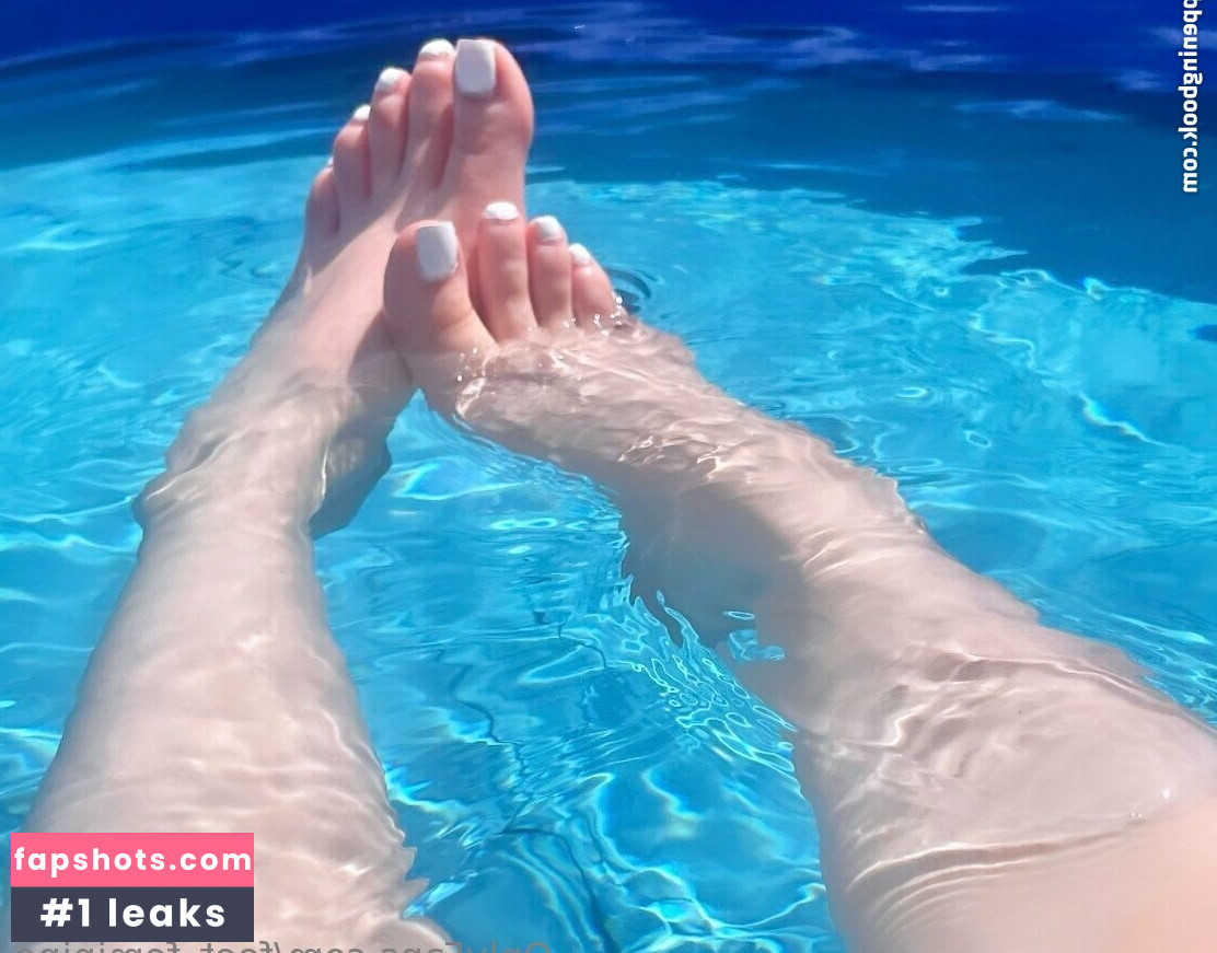 feet_feminine gallery photo #6