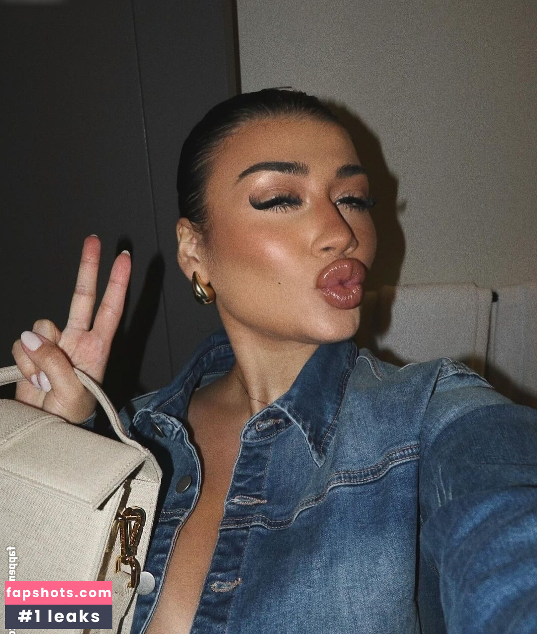 FeetBySvett gallery photo #23