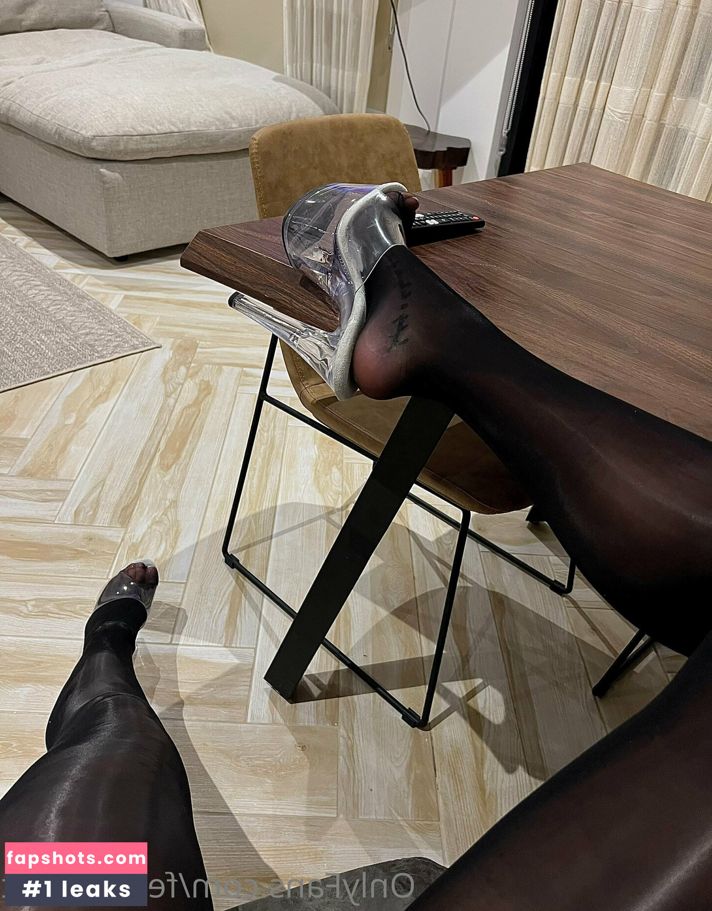 FeetBySvett gallery photo #46