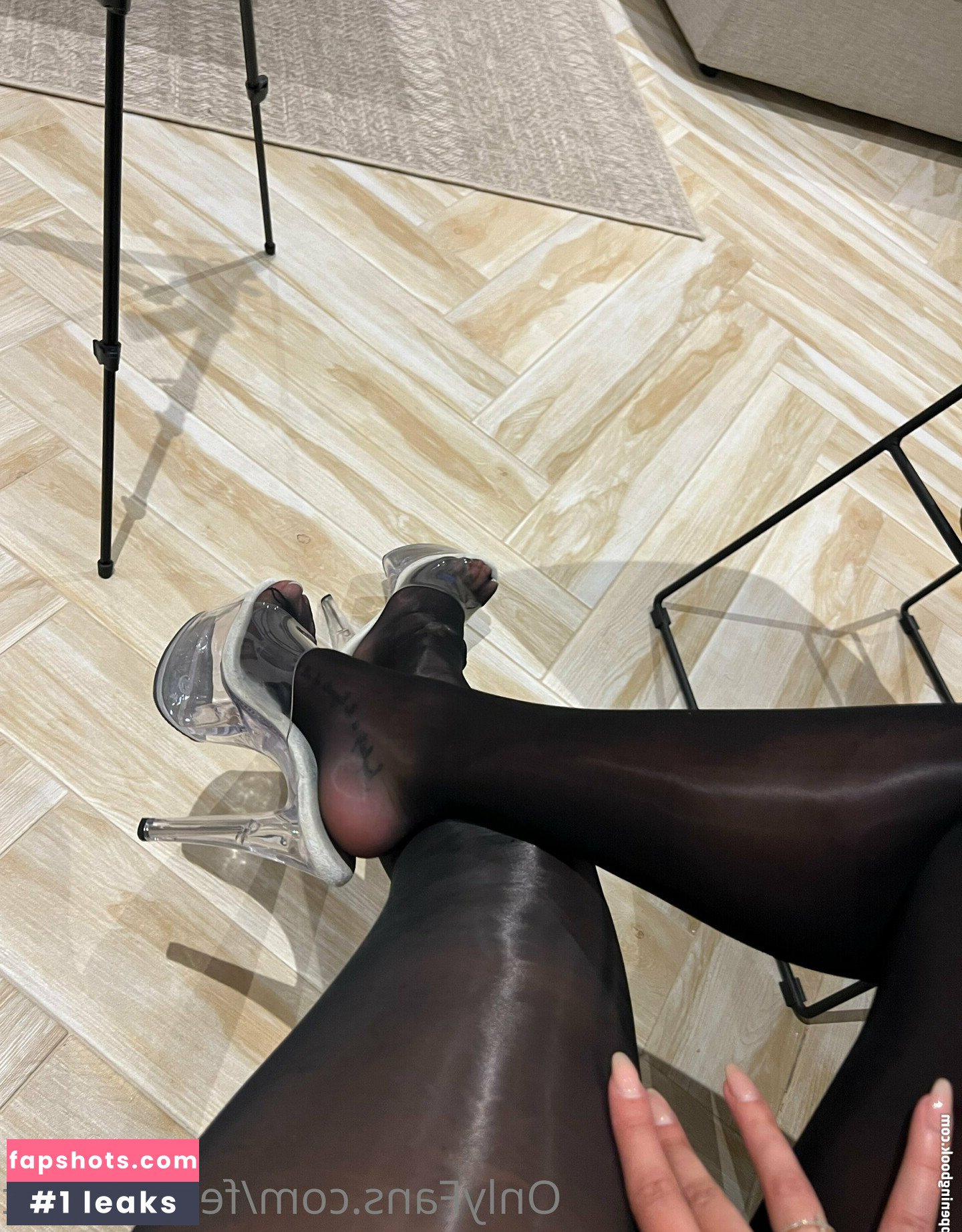 FeetBySvett gallery photo #47