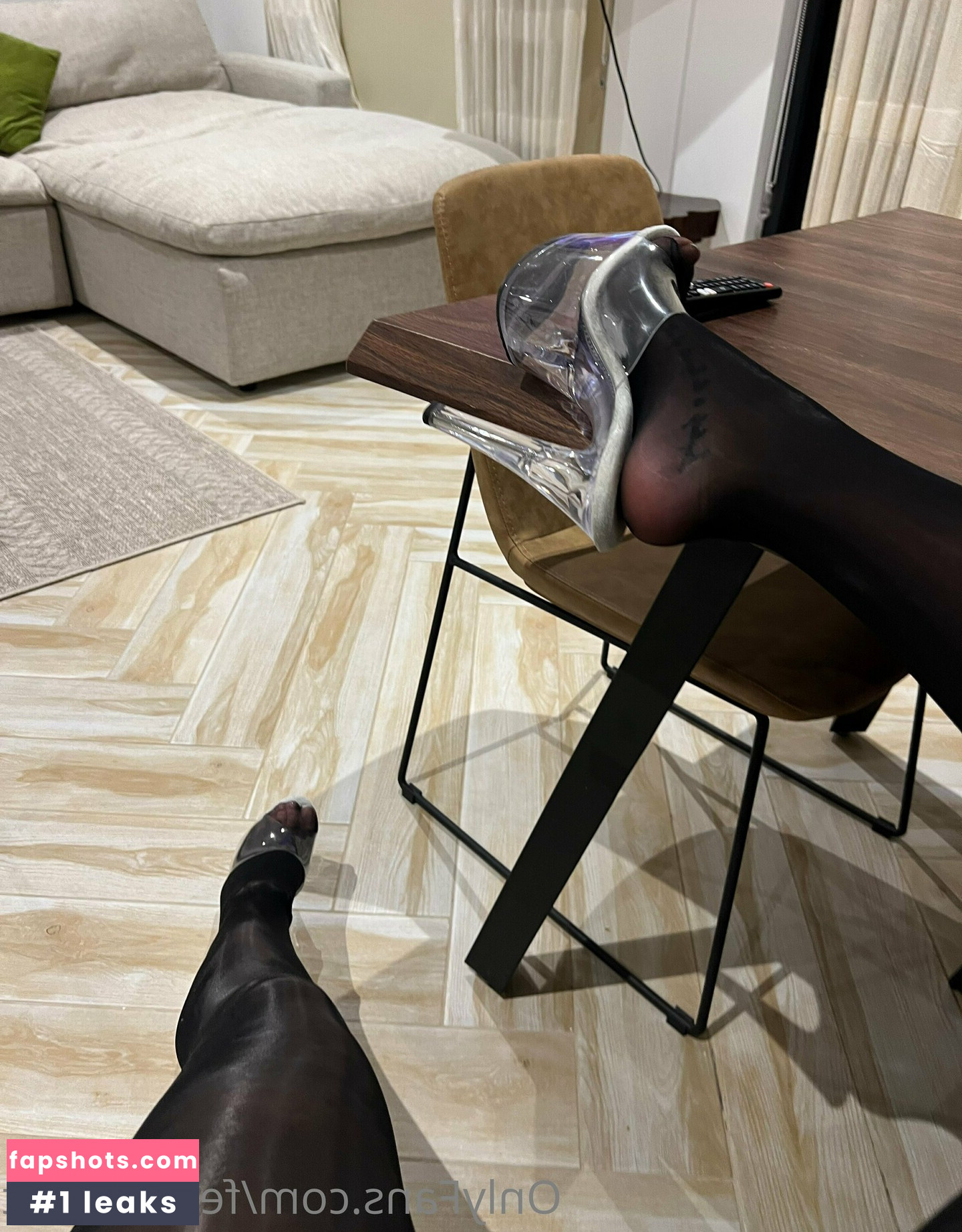 FeetBySvett gallery photo #48