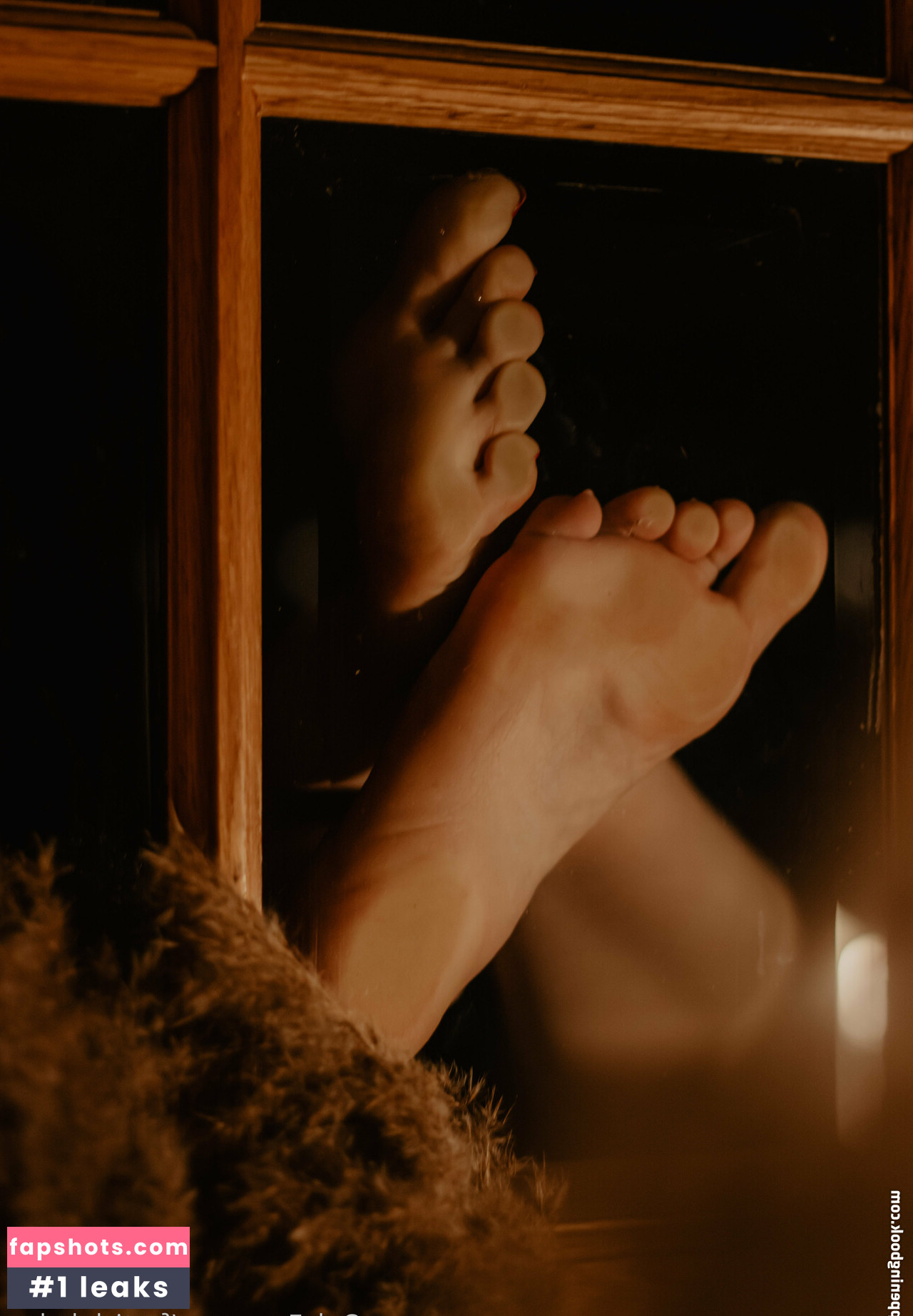 feetish.babes gallery photo #20