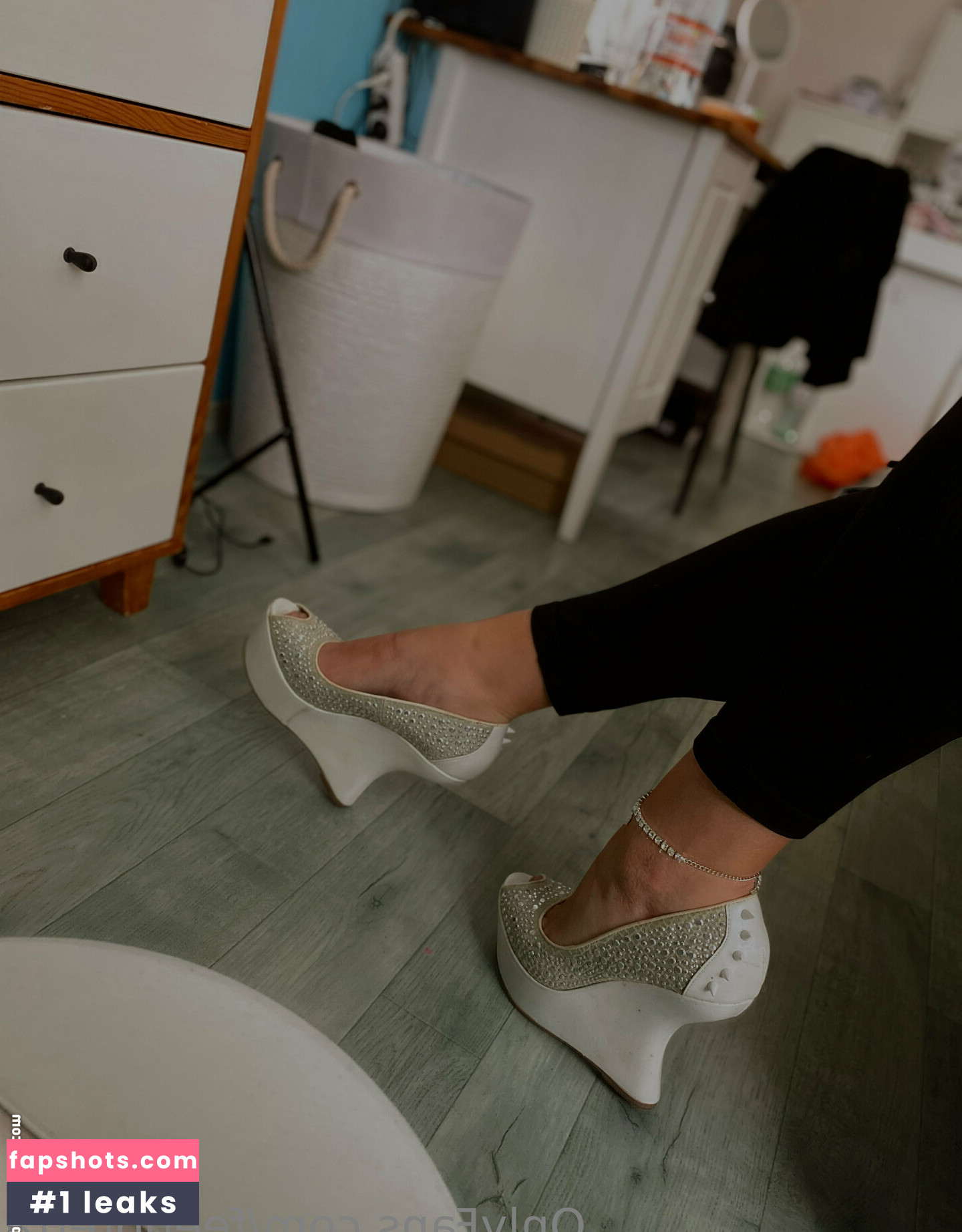 feetloretta Nude Leaks OnlyFans Photos #11 - LeakJerk