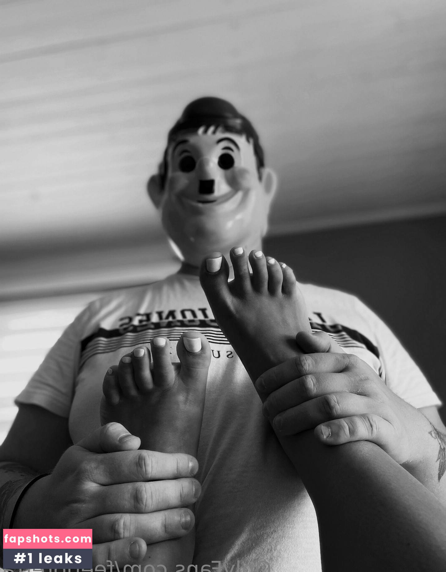 feetloretta Nude Leaks OnlyFans Photos #3 - LeakJerk