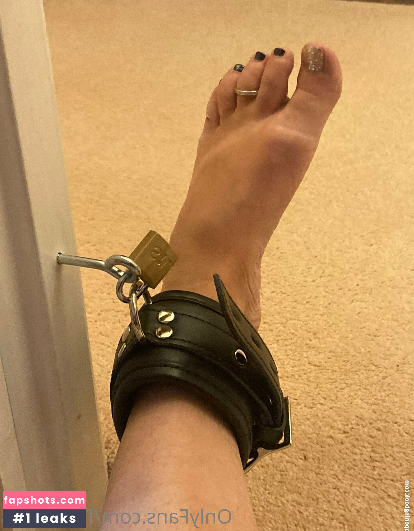 feetnflaps gallery photo #6