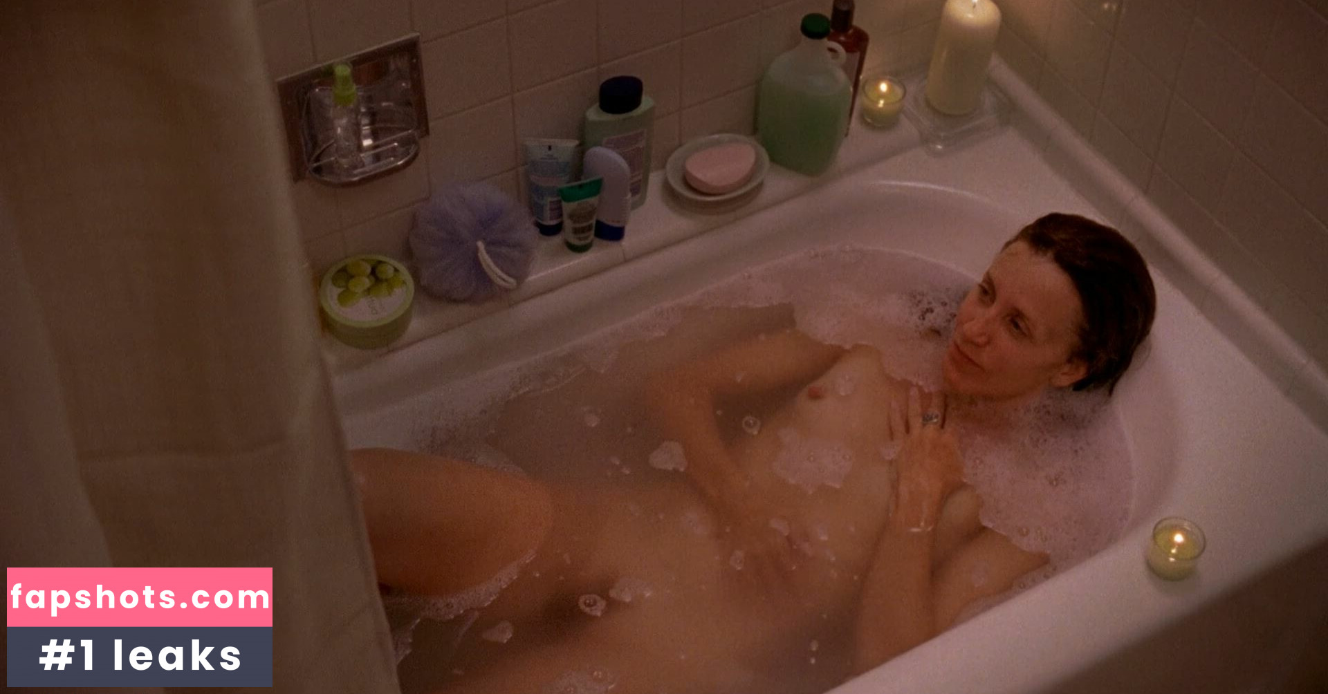 Felicity Huffman Nude Leaks OnlyFans Photos #3 - LeakJerk