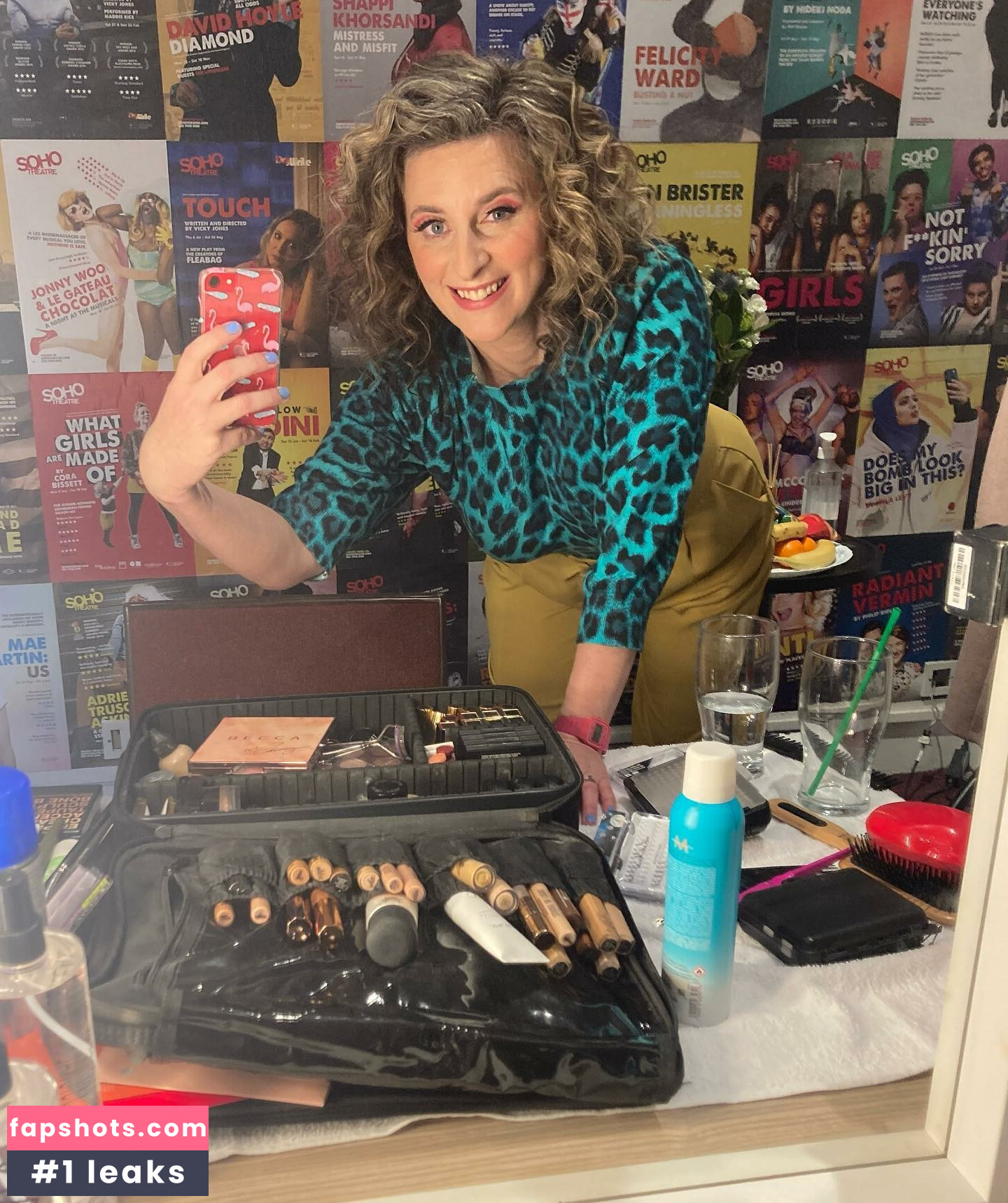 Felicity Ward gallery photo #6