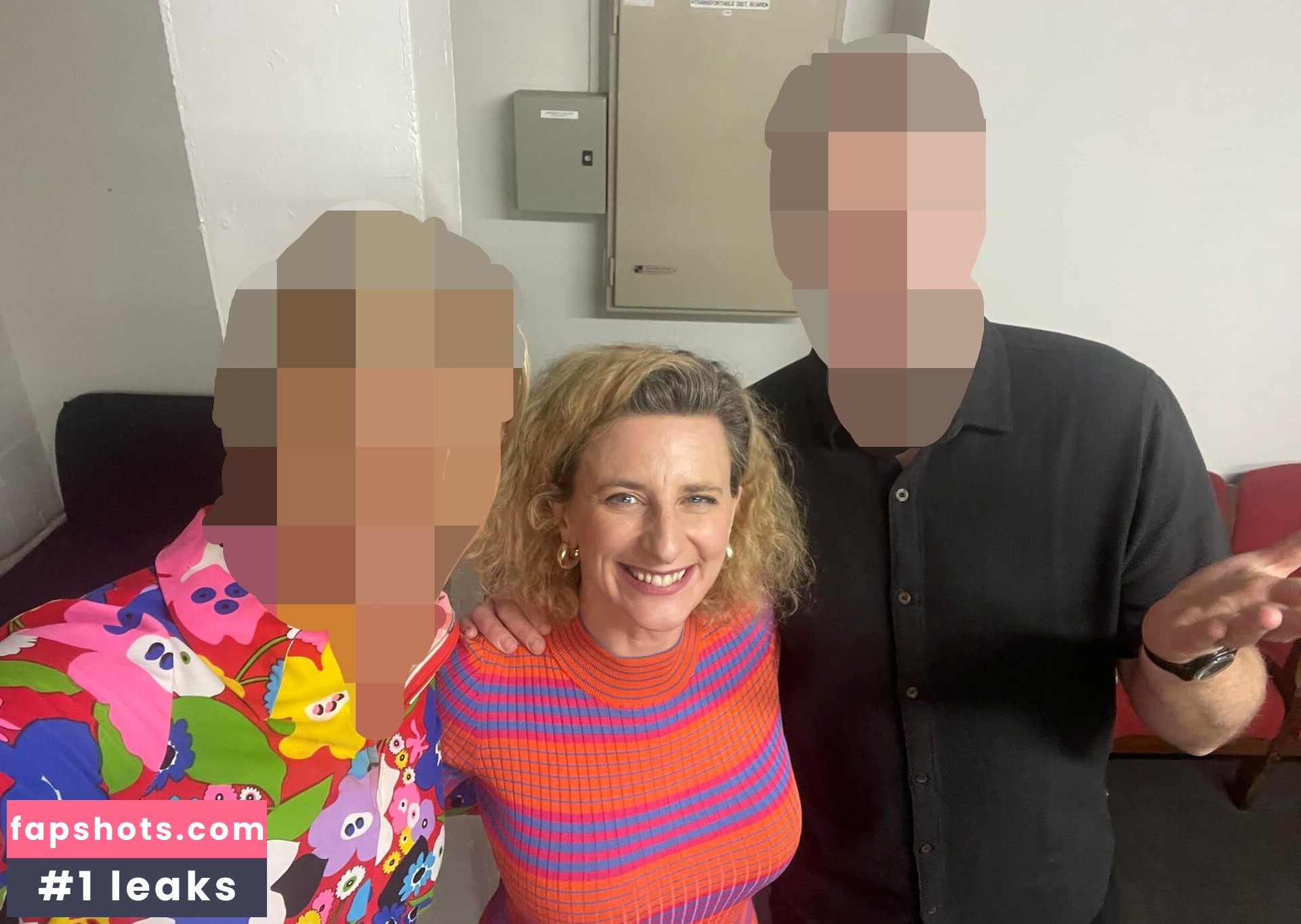 Felicity Ward gallery photo #7