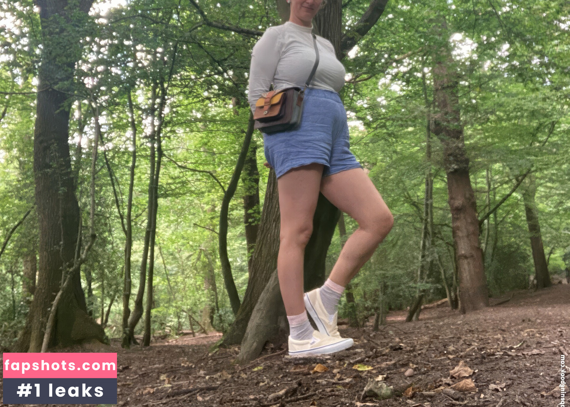 Felicity Ward gallery photo #8