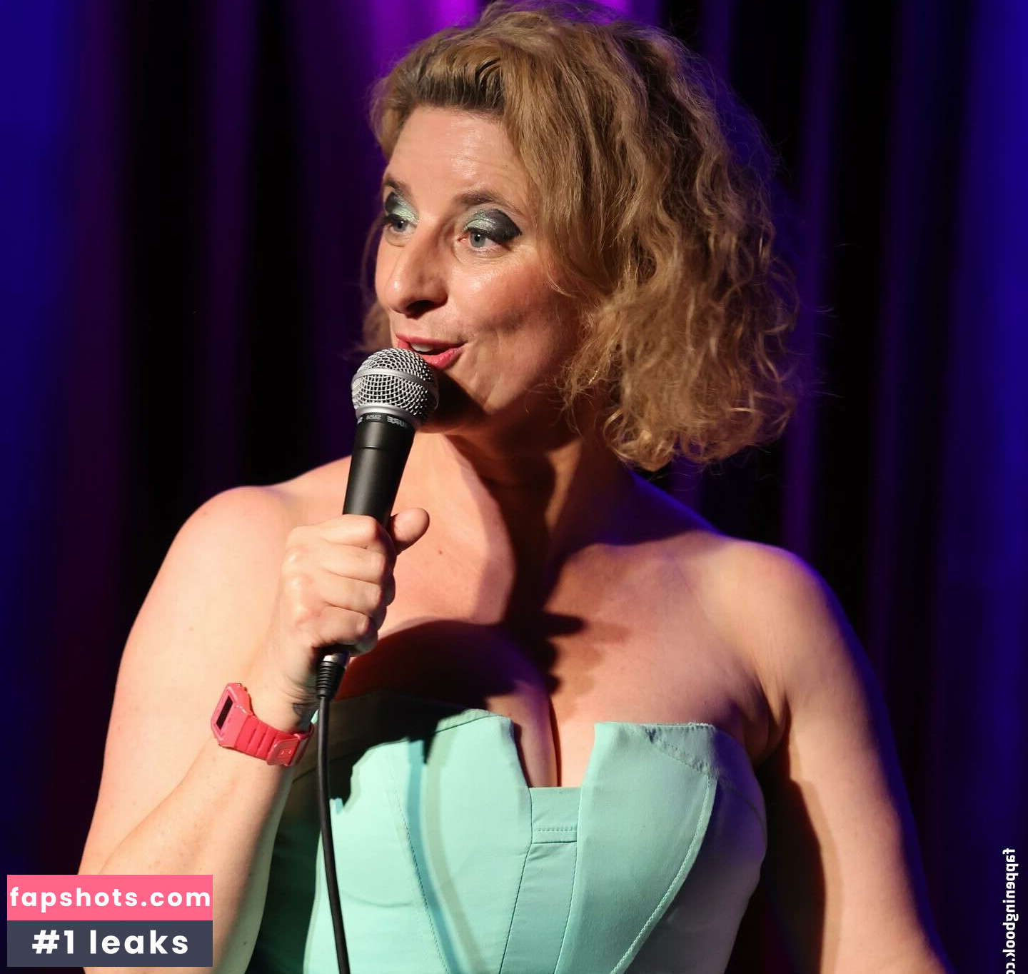 Felicity Ward gallery photo #10