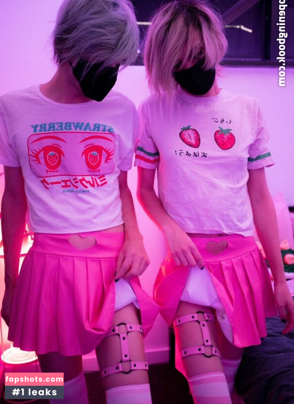 FemboyPup nude babe gallery