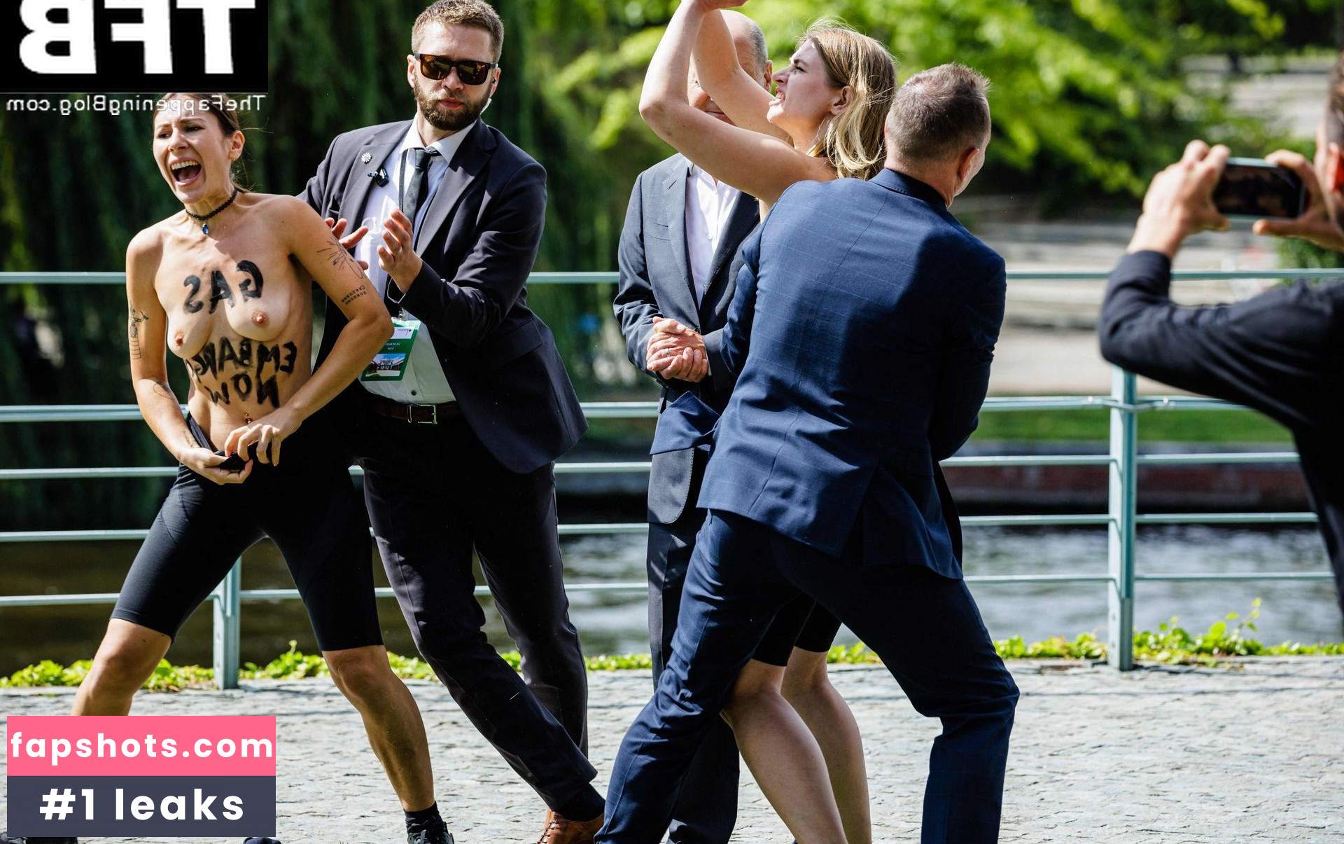 Femen gallery photo #19