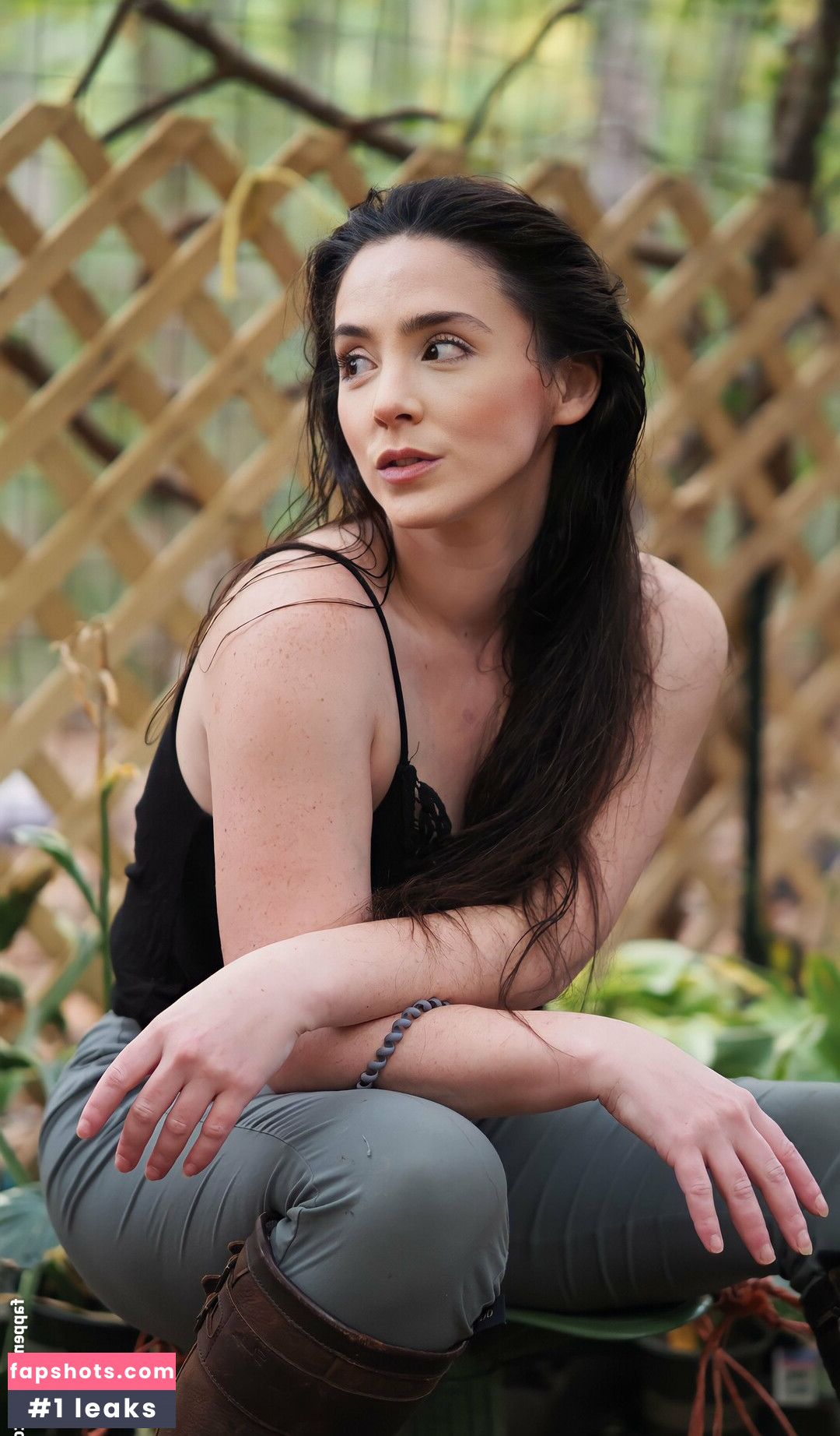 Feralmillenni nude babe gallery