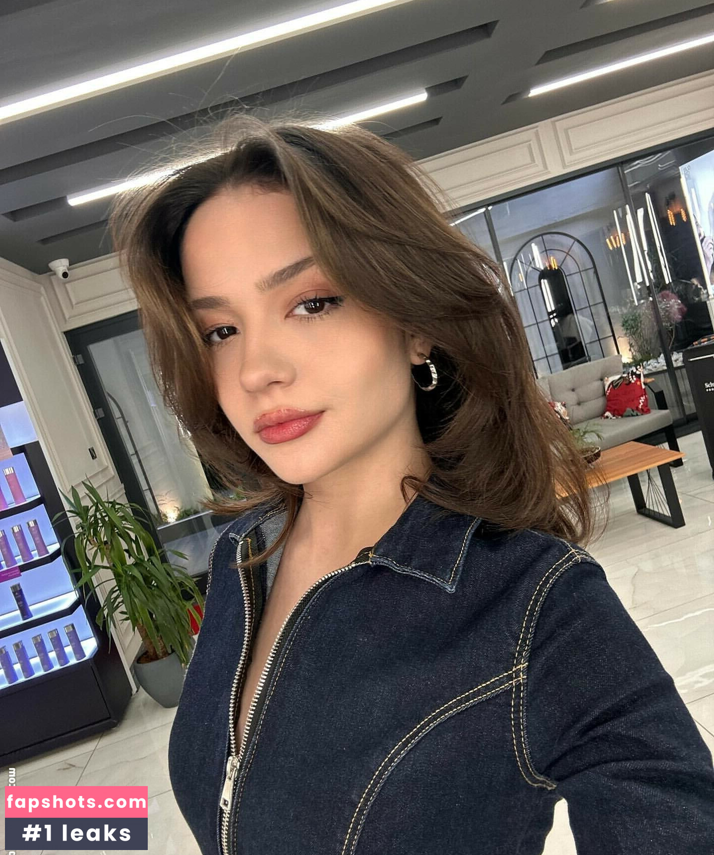 Feride Özdinç gallery photo #22