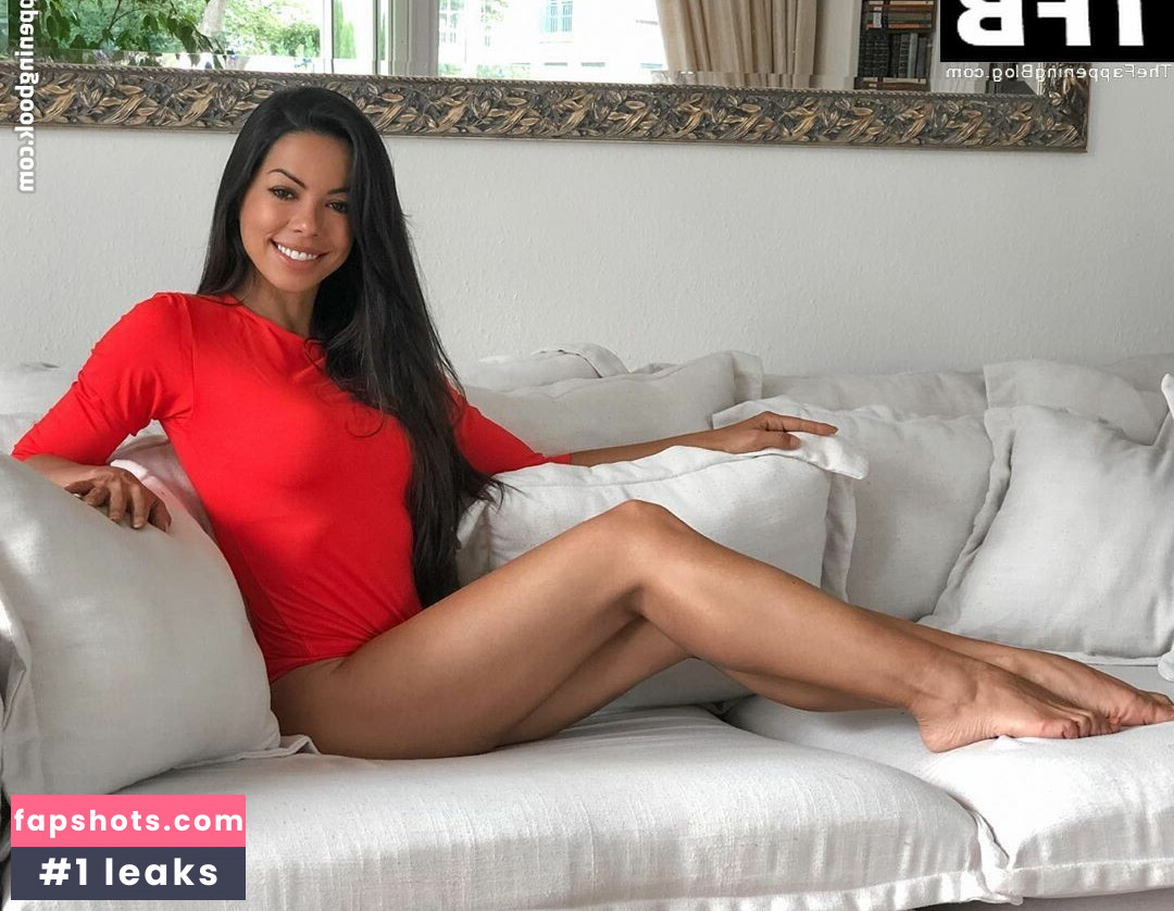 Fernanda Brandao gallery photo #13