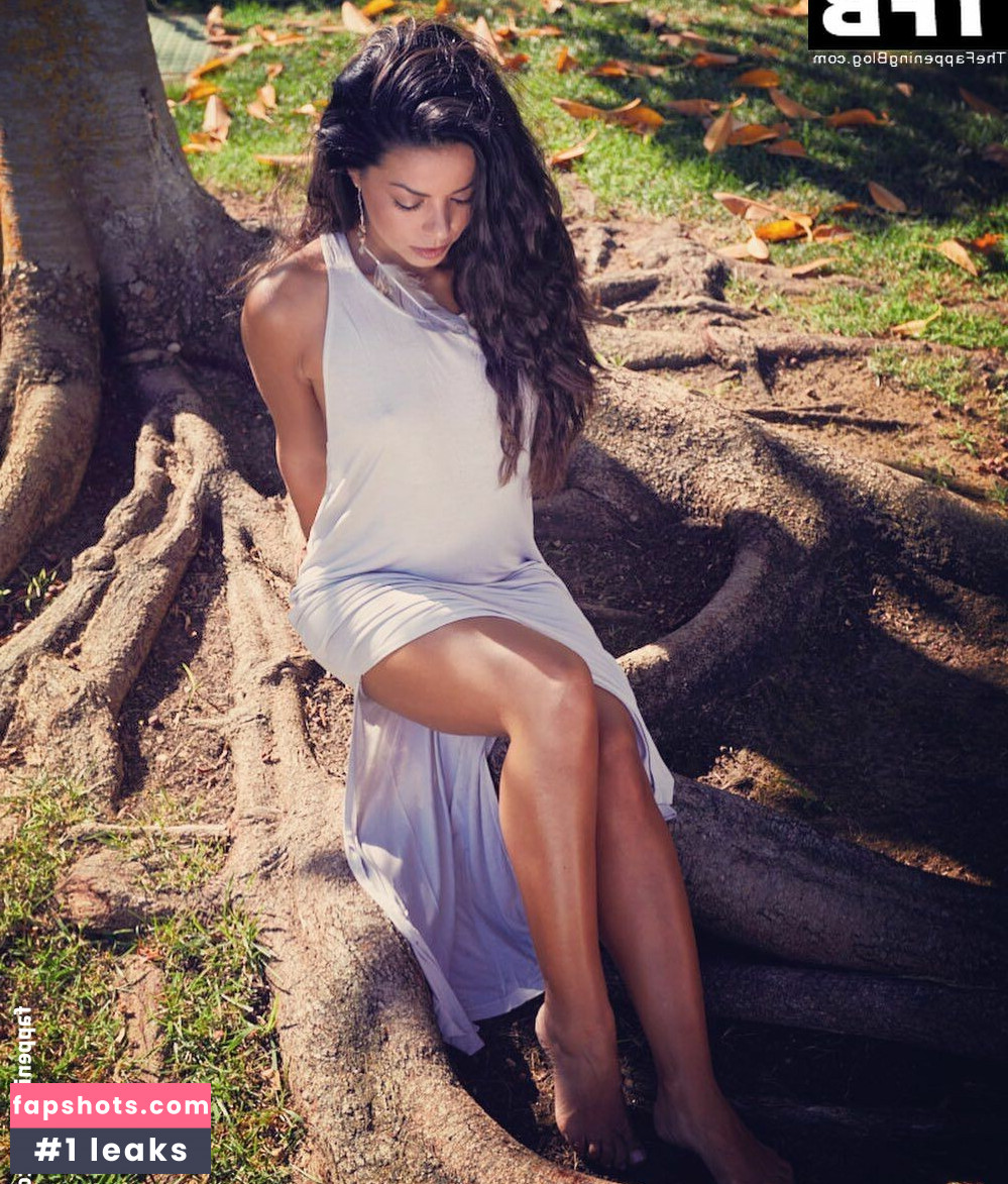 Fernanda Brandao gallery photo #16