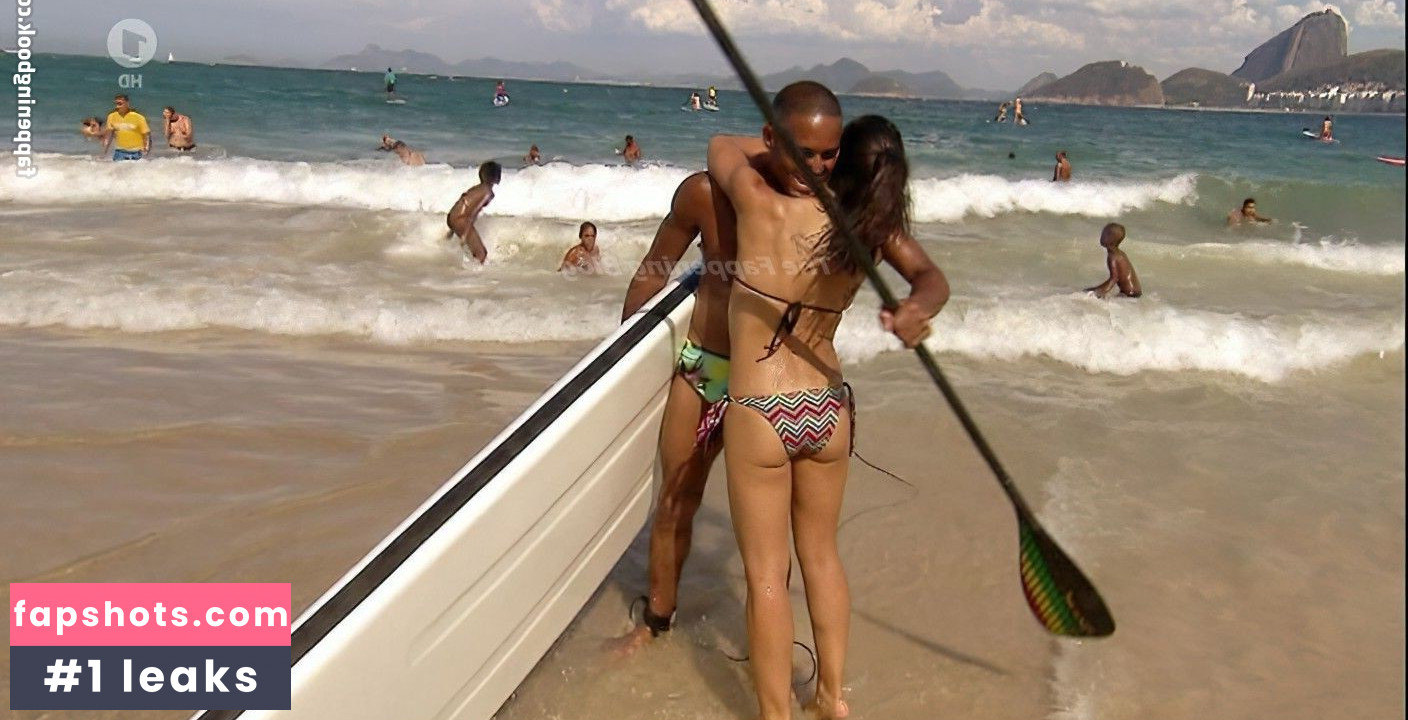 Fernanda Brandao gallery photo #31