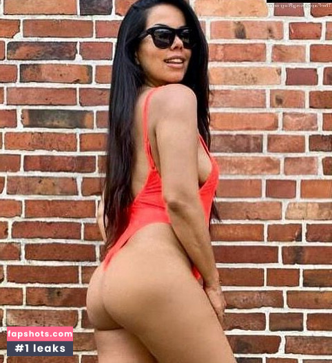 Fernanda Brandao gallery photo #10