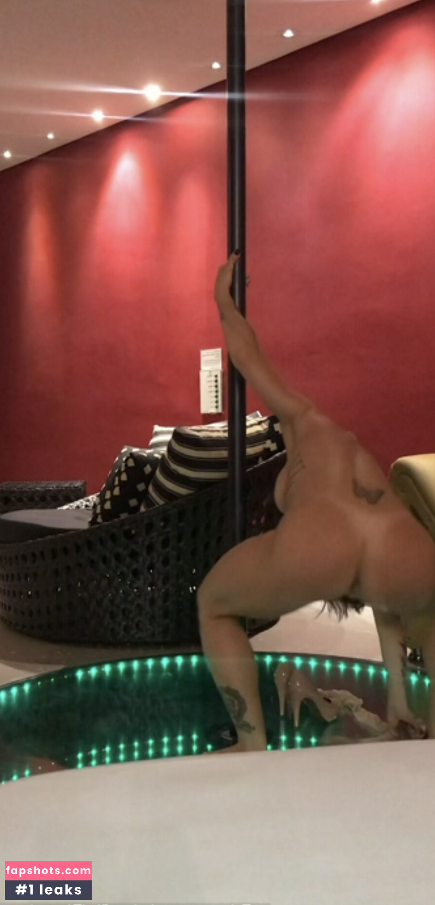 Fernanda Corbari gallery photo #14